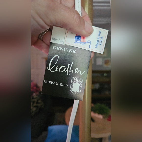 Made In USA White Leather Crossbody Bag With Multicolor Tulip Design. NWT - Picture 3 of 10